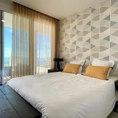 Bayview -superb Luxurious Sea View Penthouse With Private Hot Tub By Solrentspain *