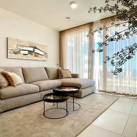 Bayview -superb Luxurious Sea View Penthouse With Private Hot Tub By Solrentspain Appartement