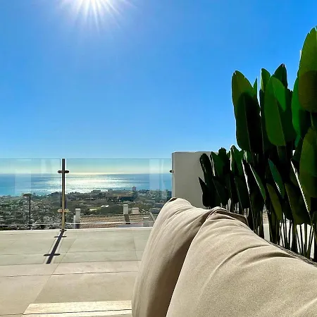 Bayview -superb Luxurious Sea View Penthouse With Private Hot Tub By Solrentspain