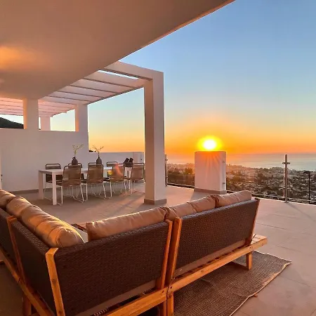 Bayview -superb Luxurious Sea View Penthouse With Private Hot Tub By Solrentspain Apartment *